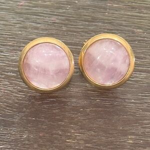 Rose quarts and gold earring with lovely rose quarts swirls!